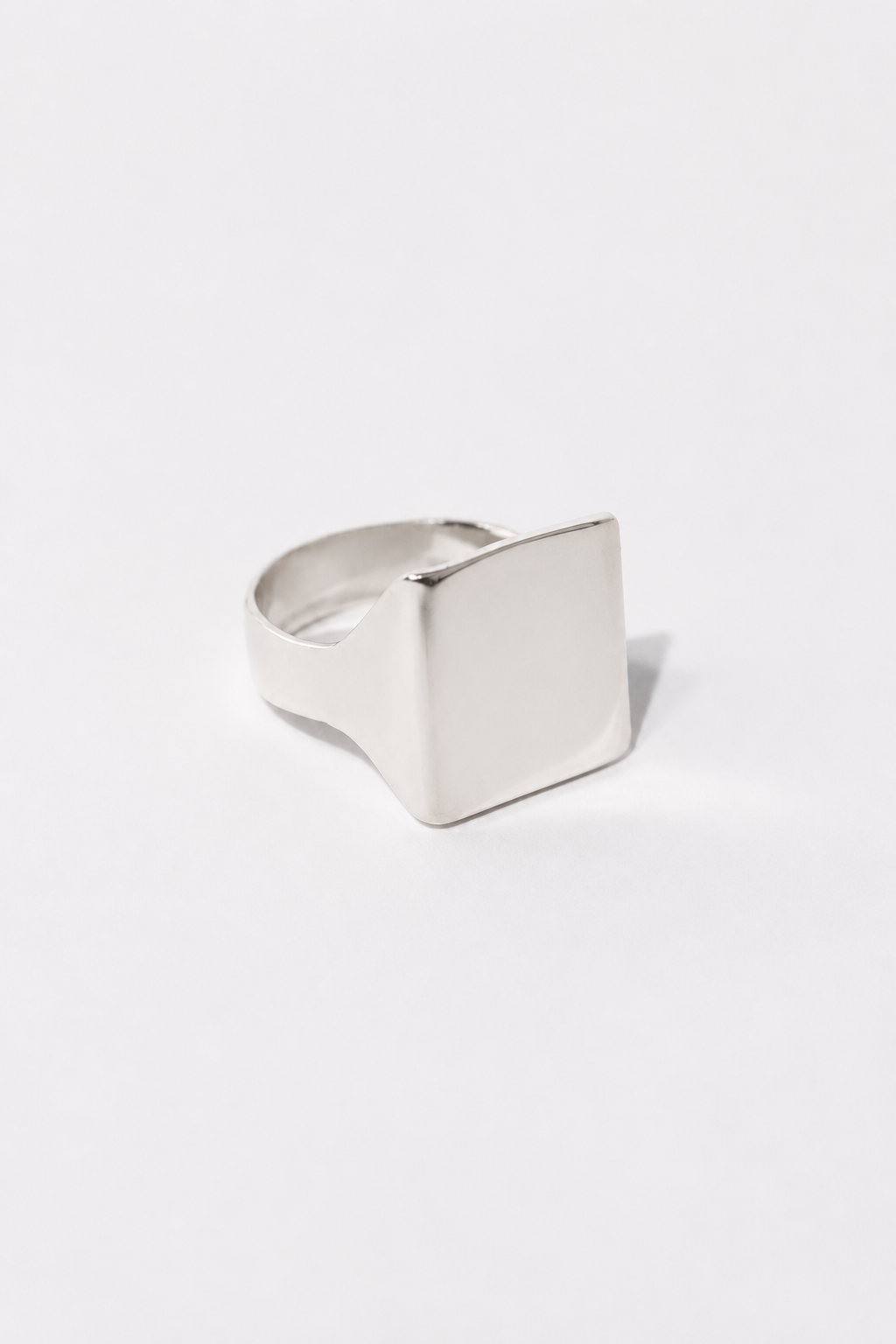 Signet ring 02