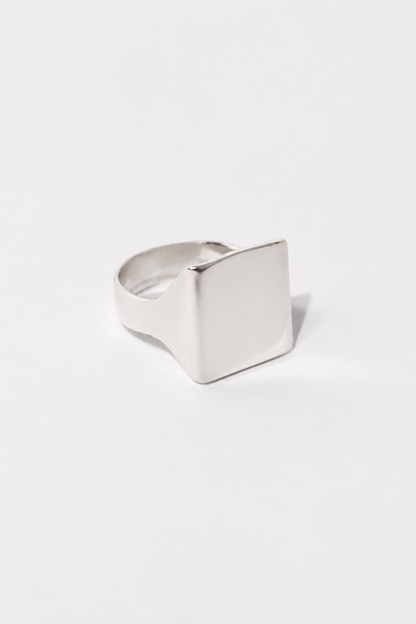Signet ring 02