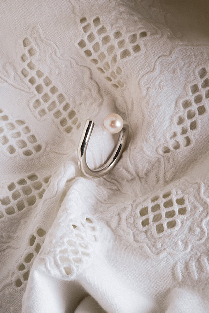 Pearl Twisted ring