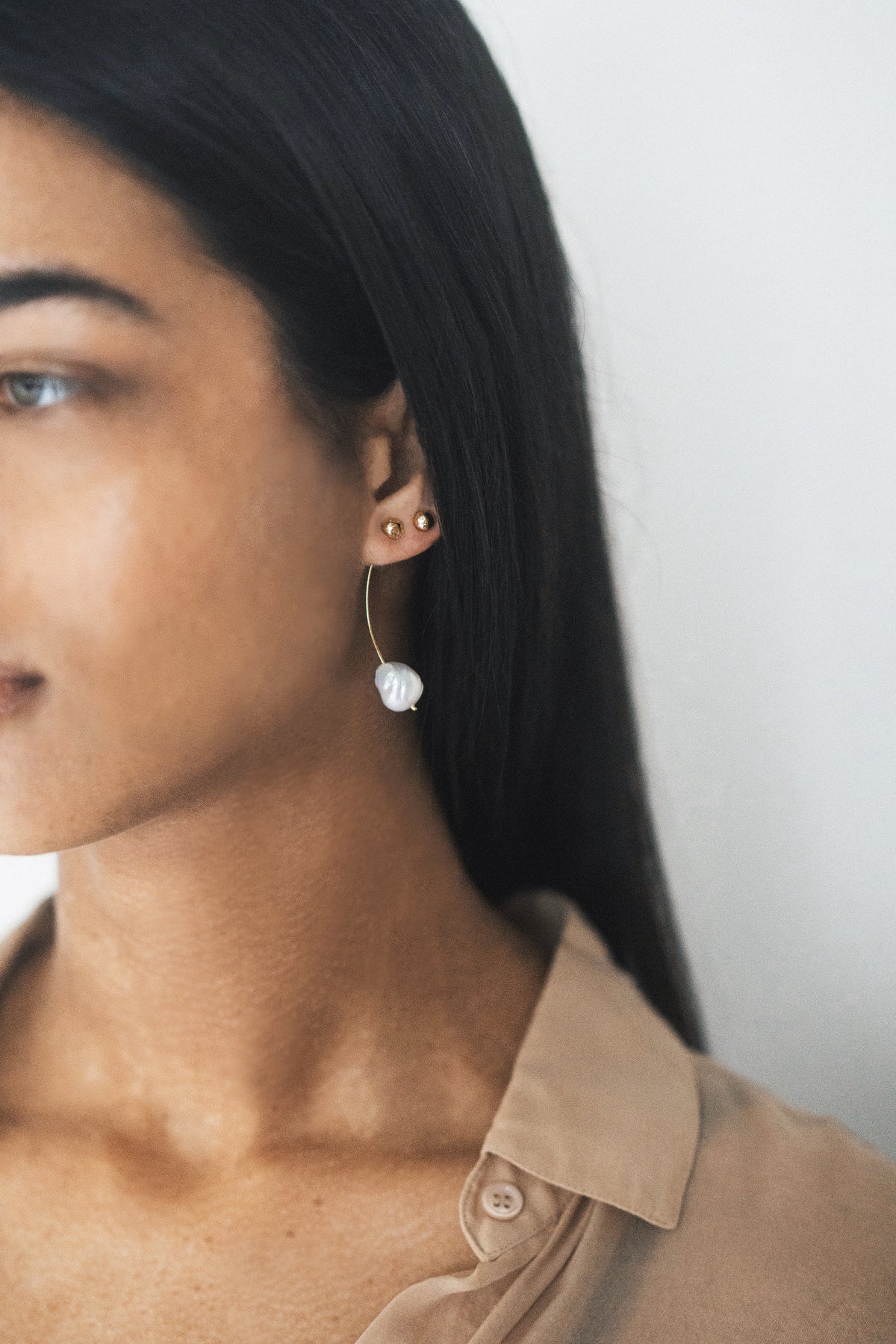Floating pearls earring