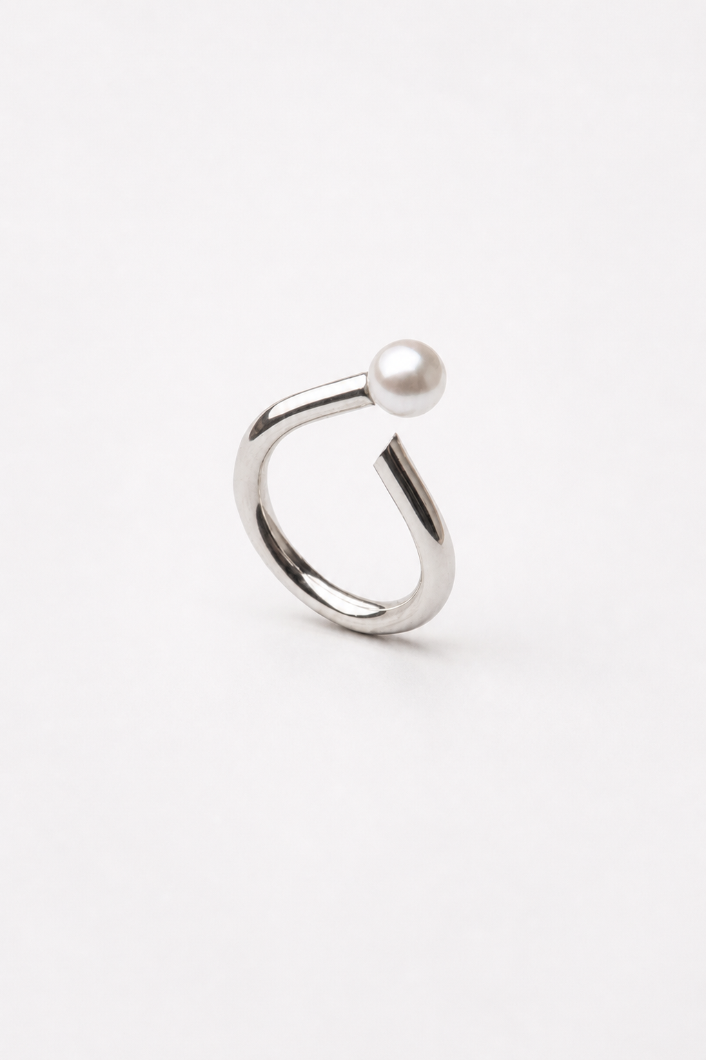 Pearl Twisted ring