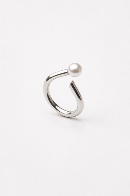 Pearl Twisted ring