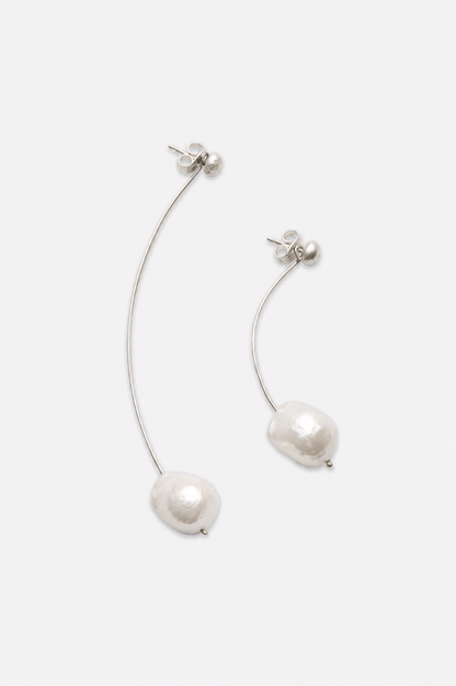 Floating pearls earring