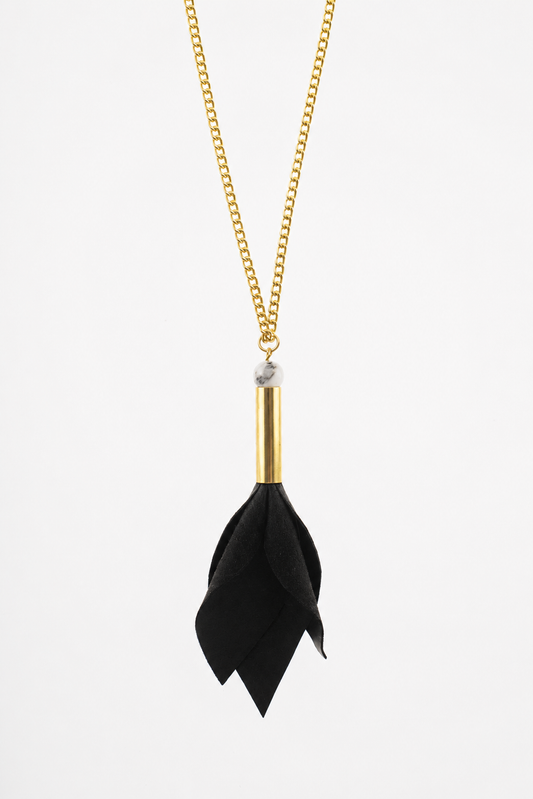 Tulip necklace - black leather