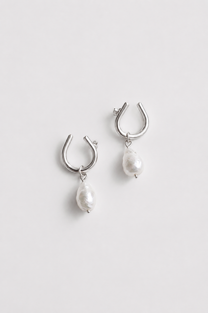 Pearl Twisted earrings