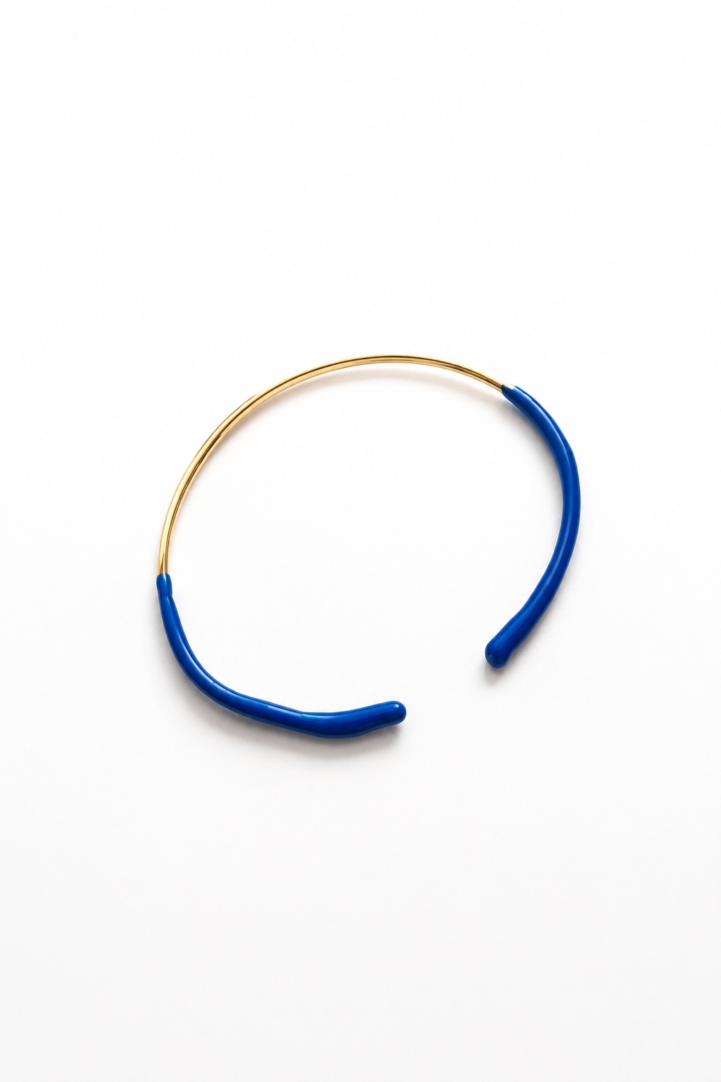 Bow cuff