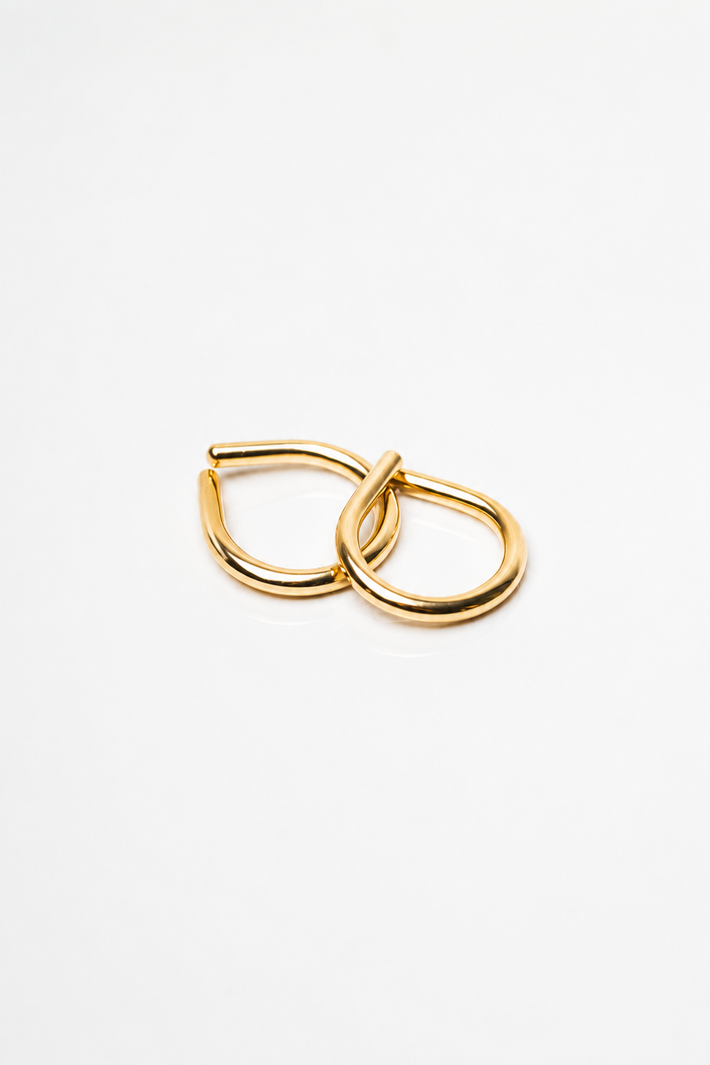 Twisted ring