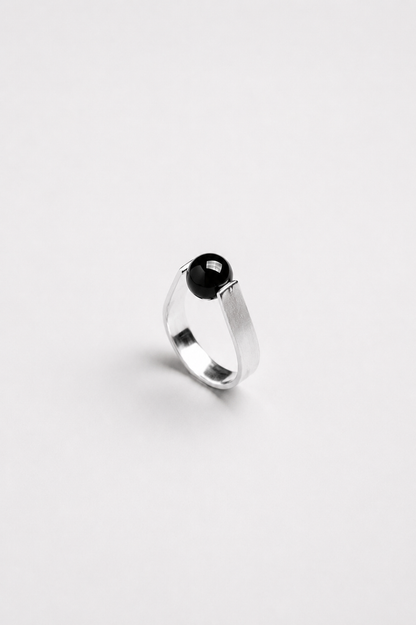 Serendipity ring onyx