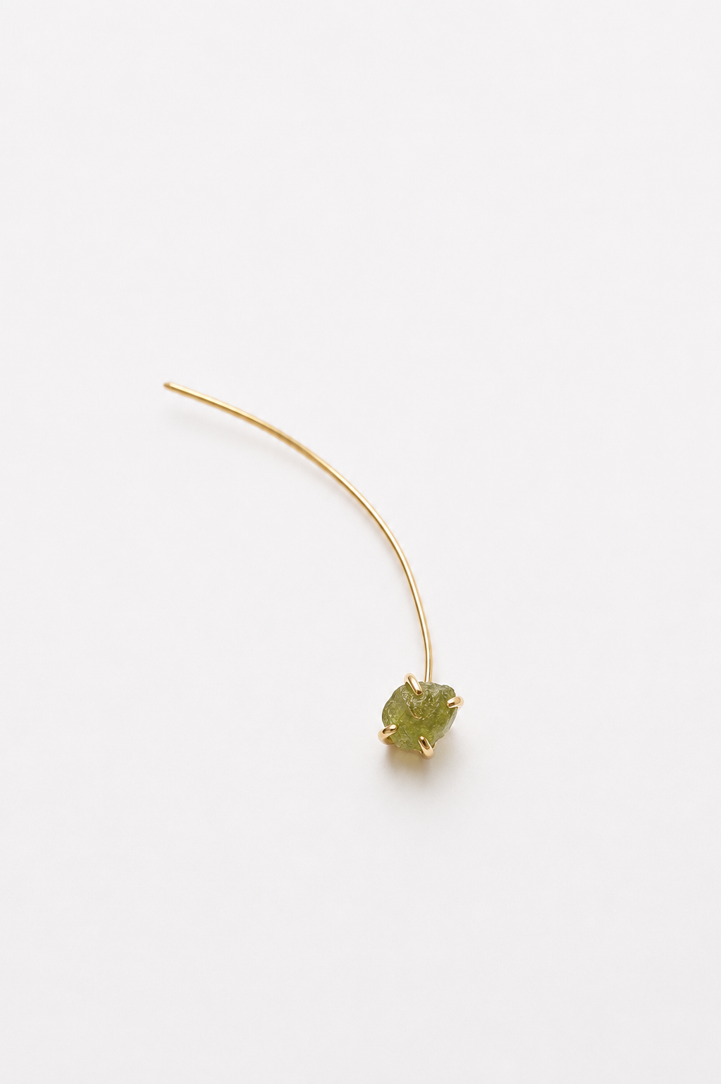 Sprout ear pin peridot
