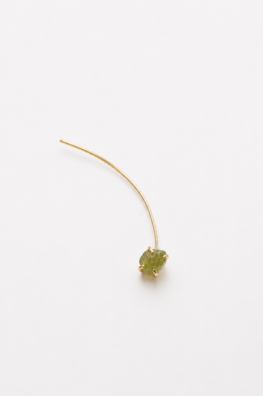 Sprout ear pin peridot