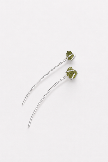 Sprout ear pin peridot
