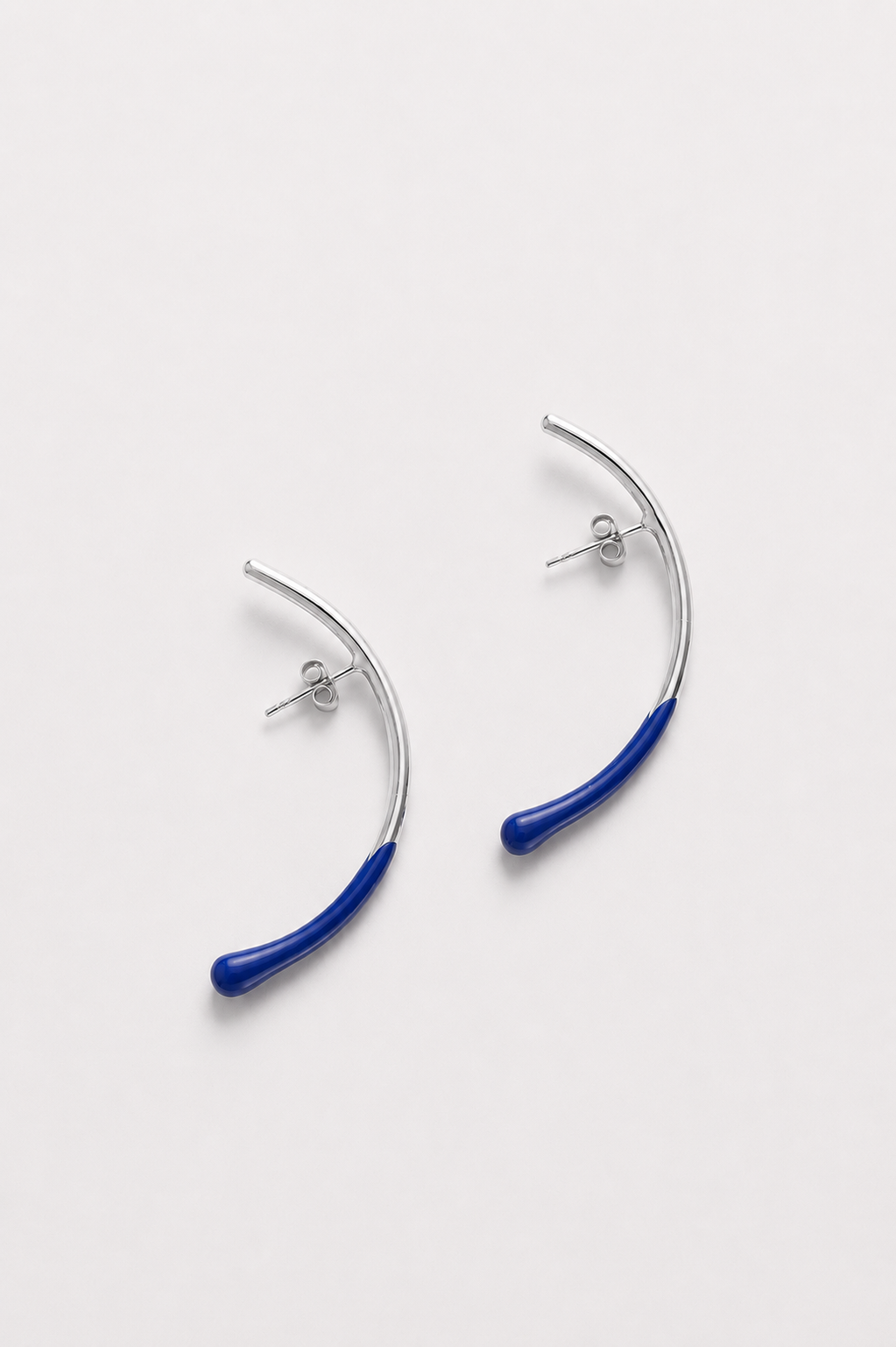 Bow earrings with a hint of blue