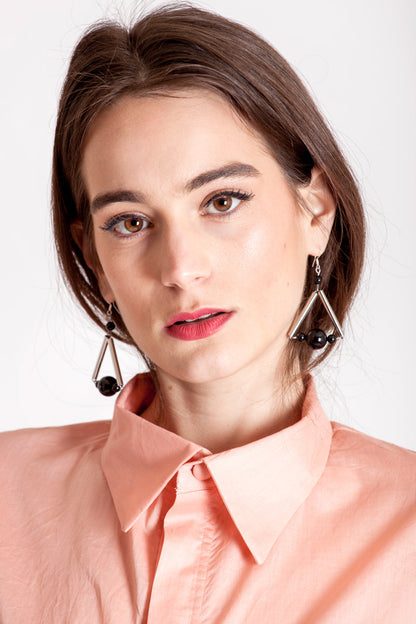 The Triangle earrings -onyx