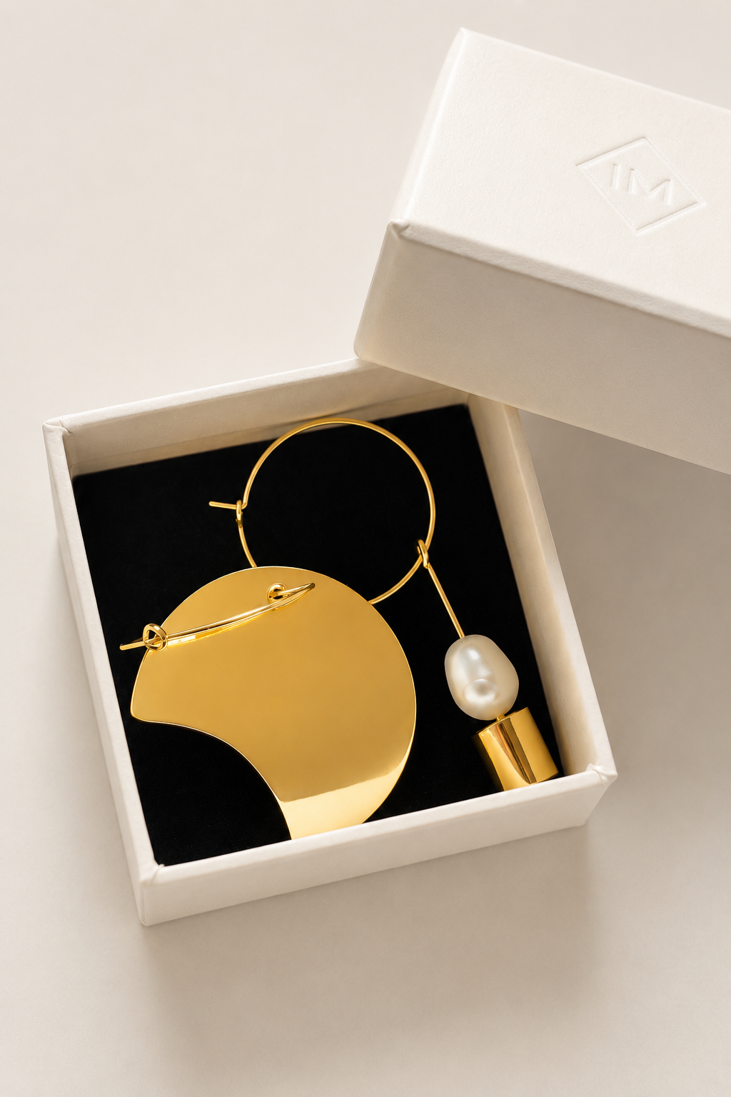 Mismatch earrings gold