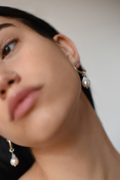 Pearl Twisted earrings