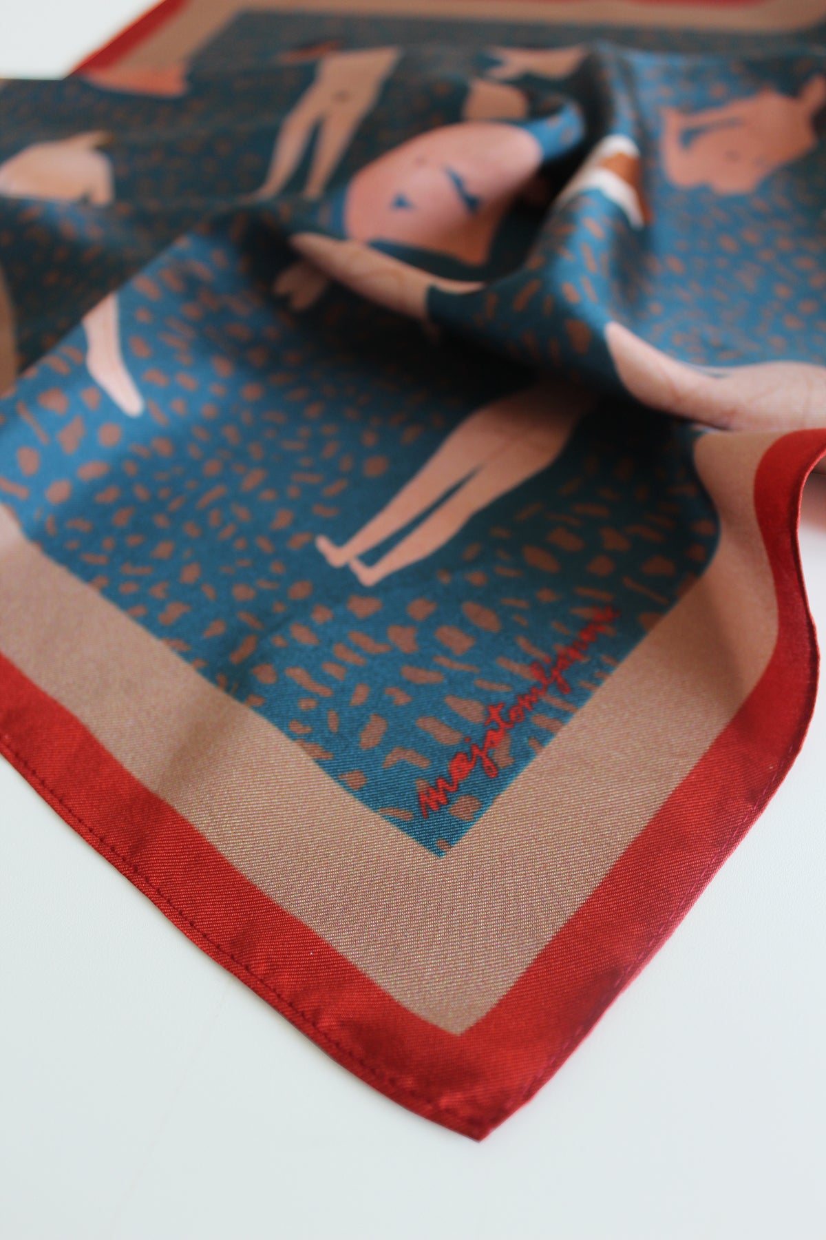 Naked Girls Scarf